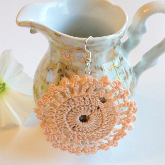 🍑Peach Color Lace earrings lightweight Handmade - Picture 2 of 2